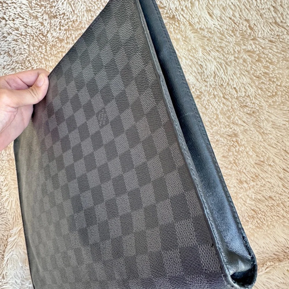 Louis Vuitton Damier Graphite Laptop Case Cover, size 15-Inch - Black